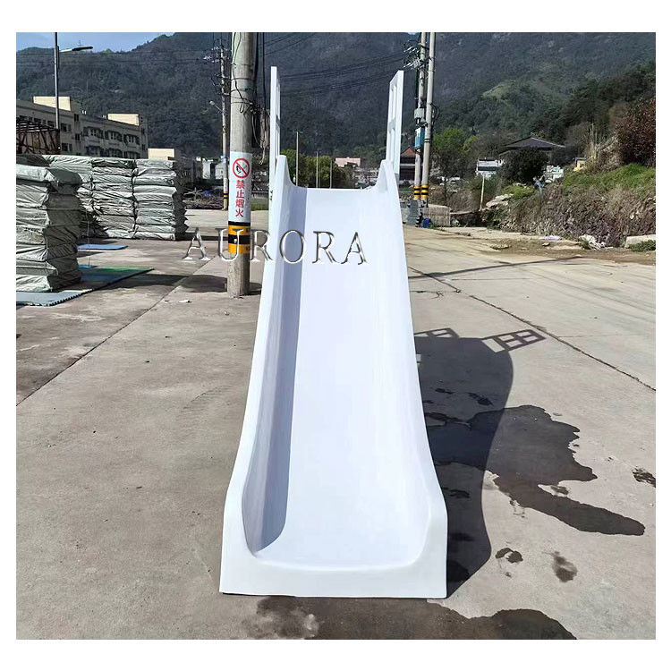 কাস্টমাইজড Wavy স্লাইড বহিরঙ্গন শিশুদের জন্য প্লাস্টিক জনপ্রিয় নিরাপত্তা স্লাইড নরম খেলা স্লাইড